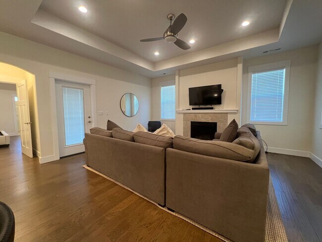 Foto del edificio - Newer Three bed, 2.5 bath Ashland Home | Available February!