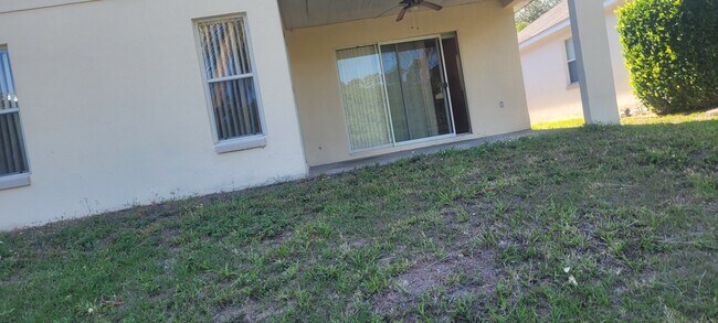 Foto del edificio - 14630 Lady Victoria Blvd