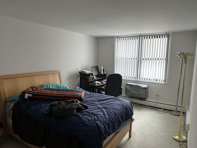 Foto del edificio - 6325 N Sheridan Rd