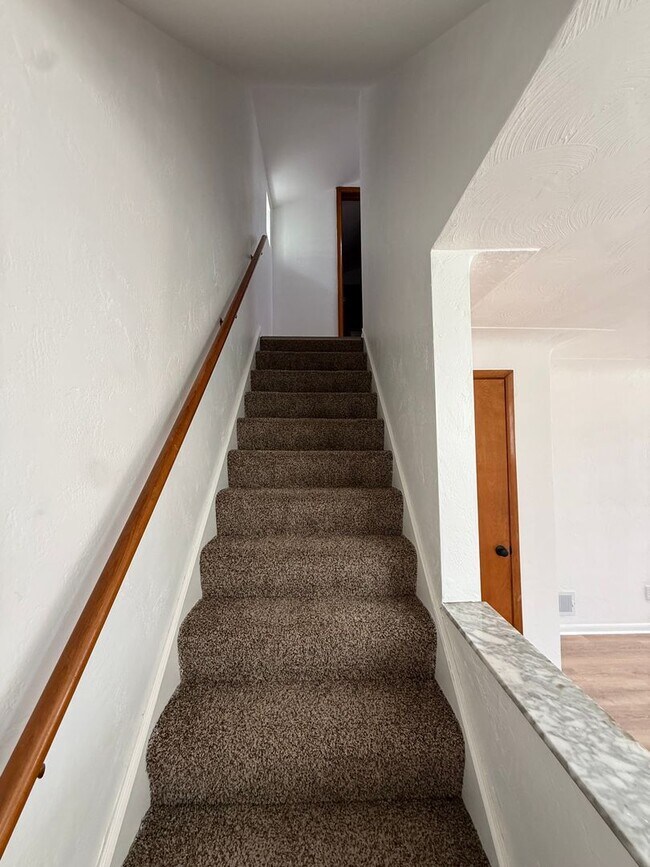 Building Photo - 1324 Romine Ave