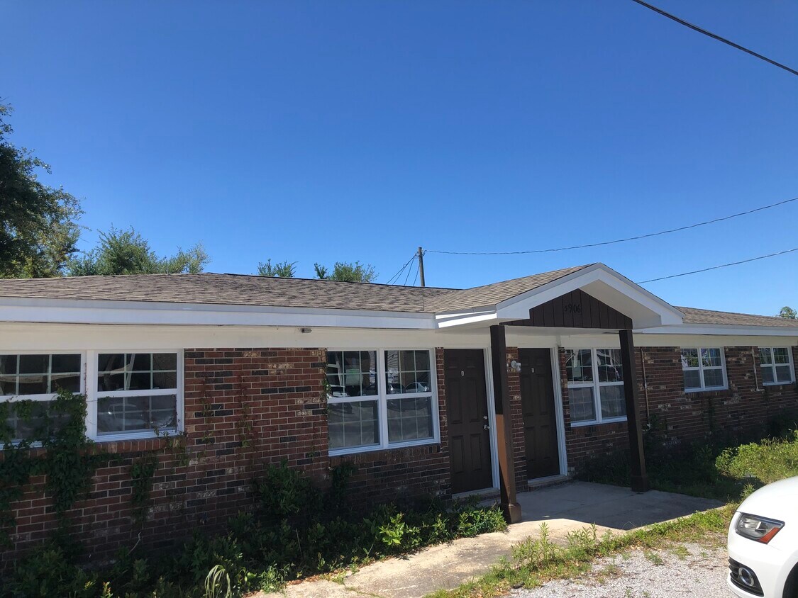 Foto del edificio - 3906 E 11th St
