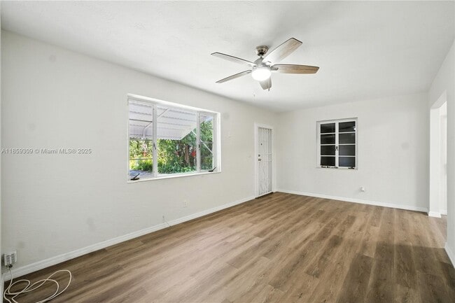 Building Photo - 2545 Tequesta Ln