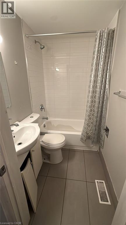 Photo du bâtiment - 70 Victoria Ave S