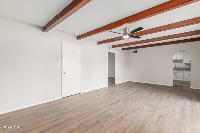 Foto del edificio - 9033 N 15th Dr