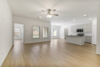 Building Photo - 11927 Pondwood Dr