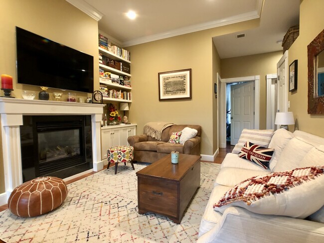 Building Photo - 408 Columbus Ave