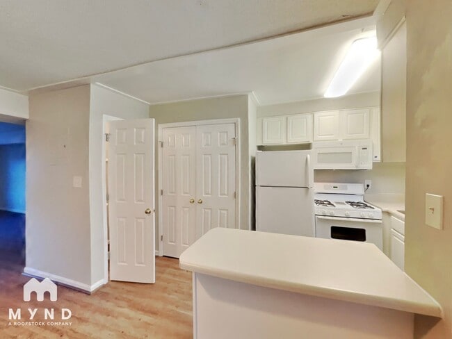 Foto del edificio - 4705 Blue Bird Ct