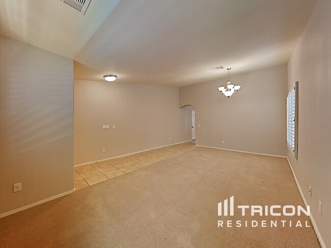 Foto del edificio - 10039 W Hess St