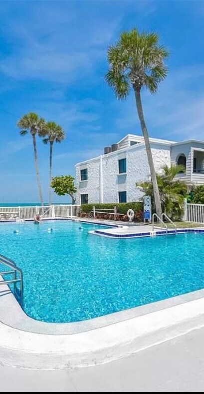 Building Photo - 1555 Tarpon Center Dr