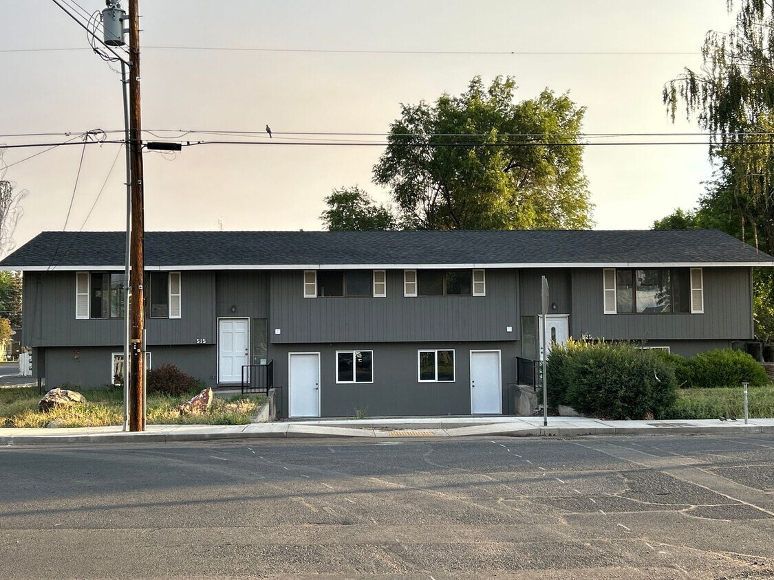 Primary Photo - 515 NE 6th St