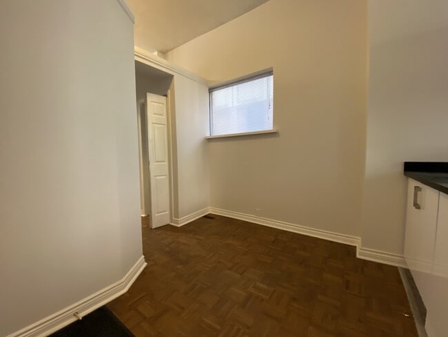 Photo du bâtiment - 202 Gerrard St E