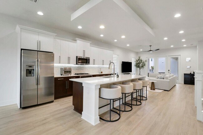 Building Photo - 5029 Grandiflora Rd