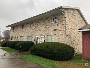 Building Photo - 431 Victoria Ave