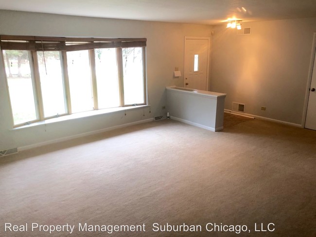 Building Photo - 3 br, 2 bath House - 324 S Ela Rd