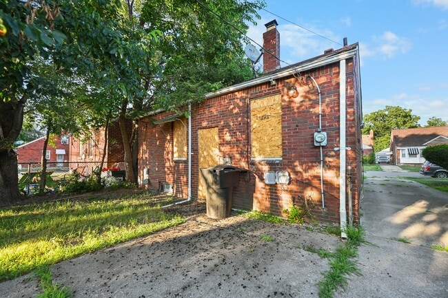 Building Photo - 9227 Prest St