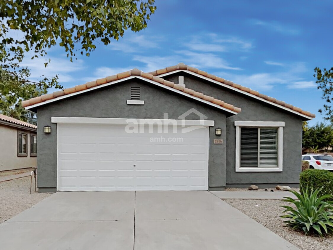 Primary Photo - 2816 W Kristina Avenue