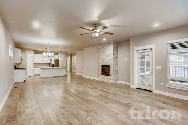 Foto del edificio - 1915 Tidewater Ln