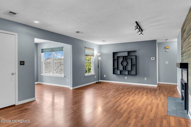 Foto del edificio - 106 Frontier Way