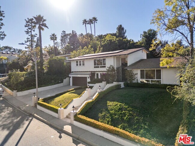 Foto del edificio - 16541 Park Ln Cir