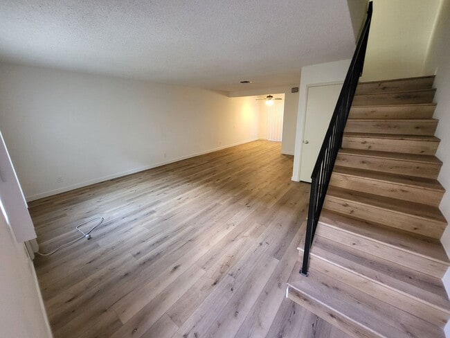 Building Photo - 4392 Green Ave