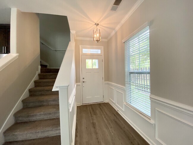 Building Photo - Former Model-Home for Rent in Palmetto Point!