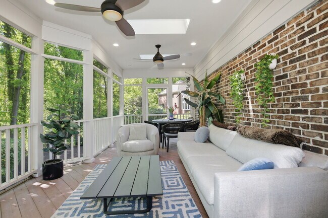 Foto del edificio - 7005 Endicott Ct