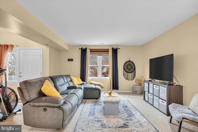 Building Photo - 211 Harbourtown Blvd