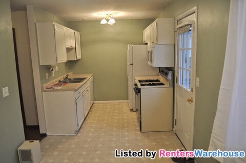 Building Photo - 16104 Foliage Ave W
