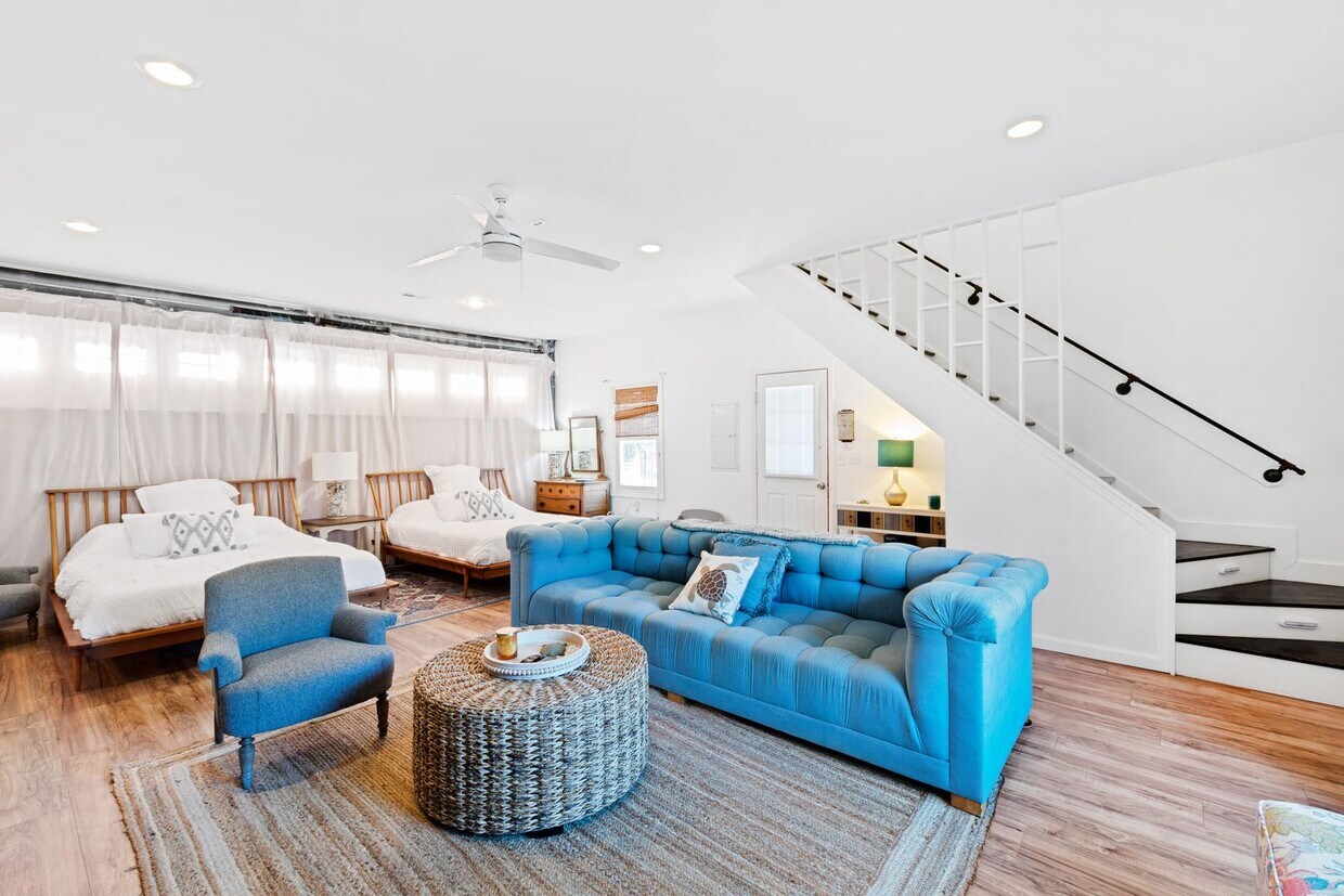 Foto principal - Tranquil loft retreat with open floorplan!...