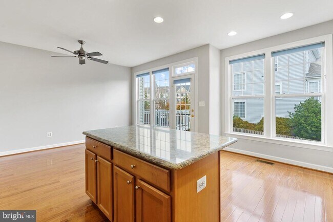 Building Photo - 42982 Mill Race Terrace