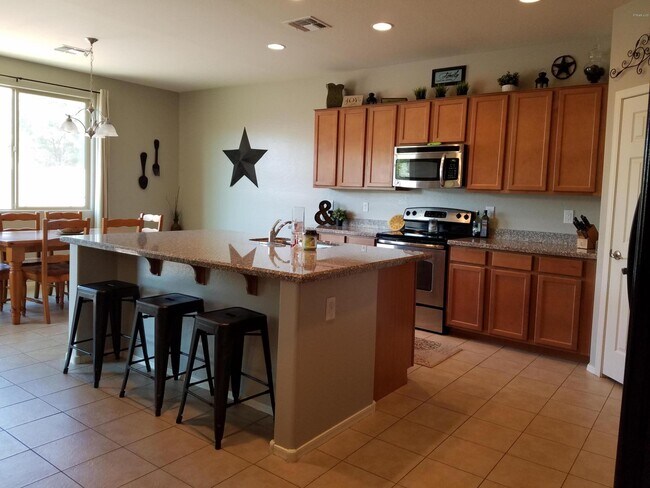 Foto del edificio - 1932 E Ravenswood Dr