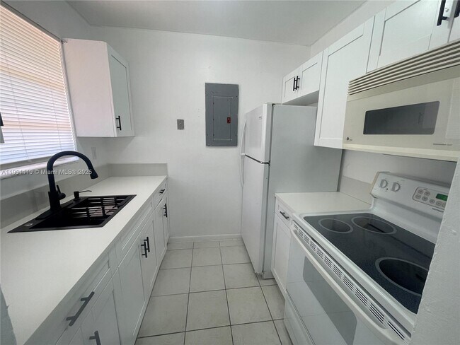 Foto del edificio - 3960 SW 68th Ave