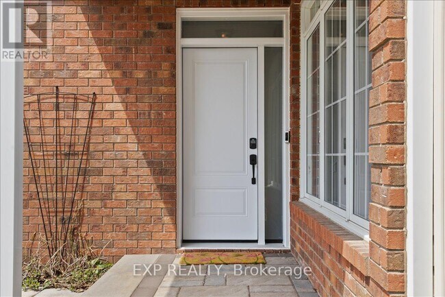 Building Photo - 773 Valin St