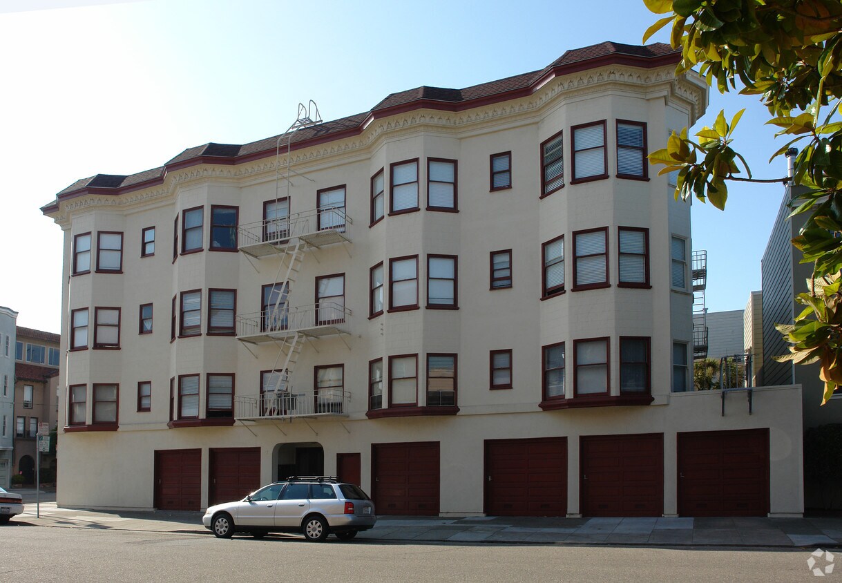 Building Photo - 2301 Bay St