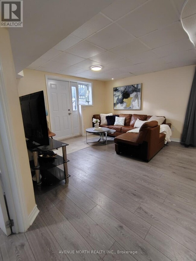 Photo du bâtiment - 339 Sugar Pine Cres