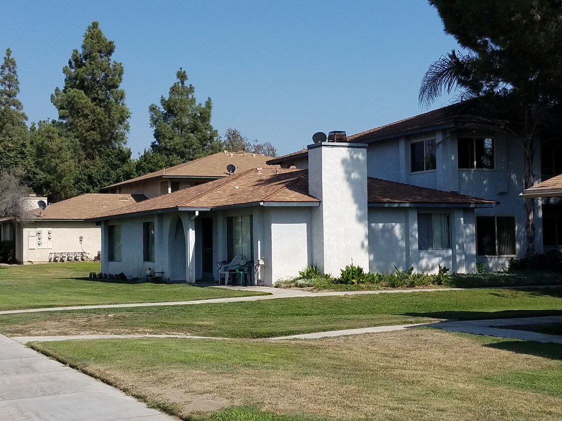 Primary Photo - 512 E Lugonia Ave