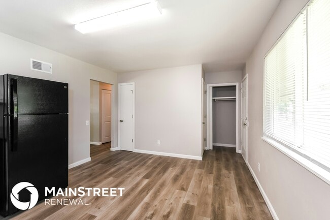 Building Photo - 1308 Claudine Dr
