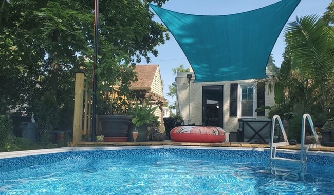 Building Photo - 293 E Bringhurst St