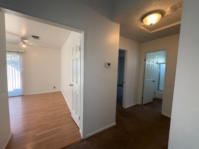 Building Photo - 731 Northampton Dr