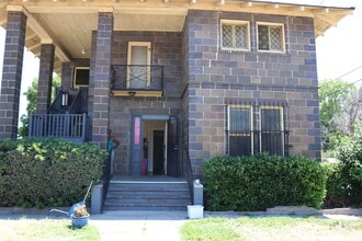 Building Photo - 649 W 8th St