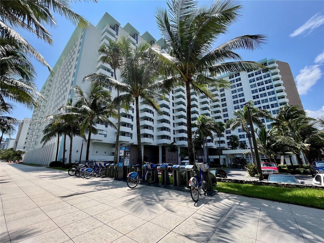 Foto principal - 2899 Collins Ave