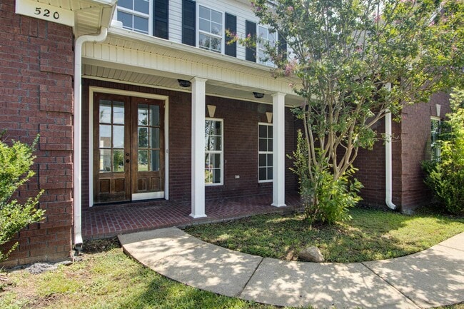 Building Photo - 520 Williamsburg Dr