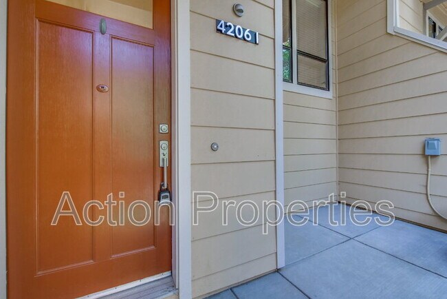 Foto del edificio - 4206 Rickeys Way