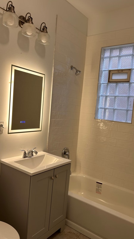 Photo - 1657 S Central Park Ave Apartment