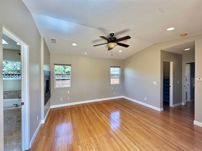 Foto del edificio - Meticulously Upgraded Single Family Home Point Loma Home Minutes From Liberty Station, Sunset Cli...