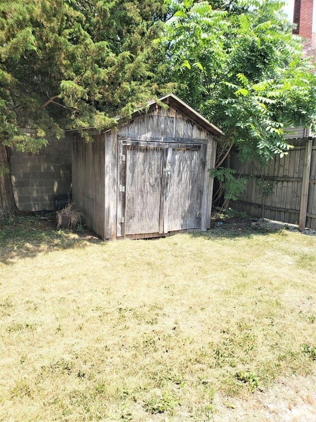 Building Photo - Cozy 3 bed 1 bath house Available