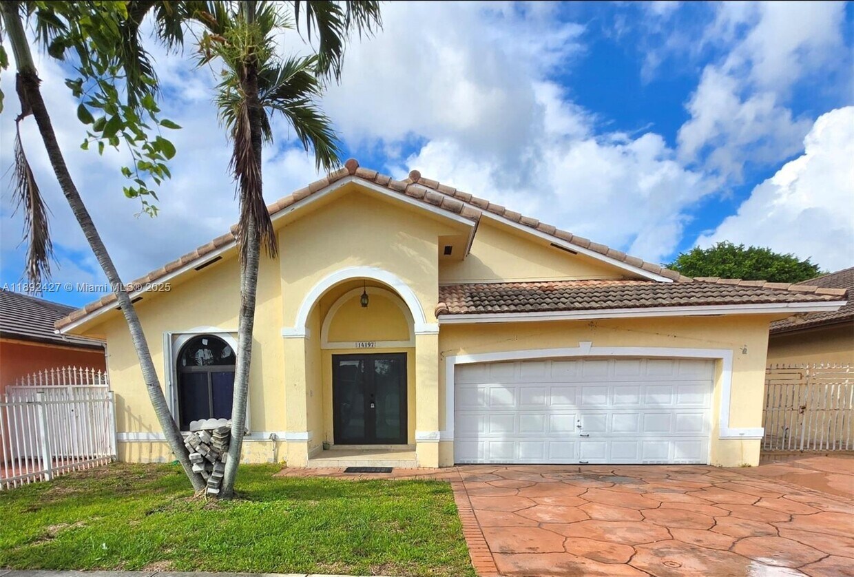 Foto principal - 14197 SW 9th St