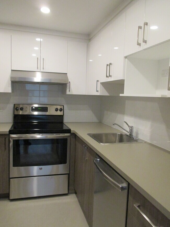 Photo du bâtiment - Stanley Tower Apartments