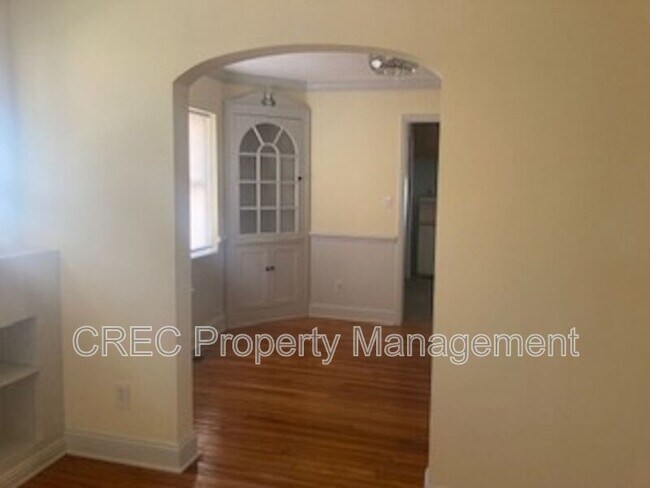 Building Photo - 9 Penn Ave