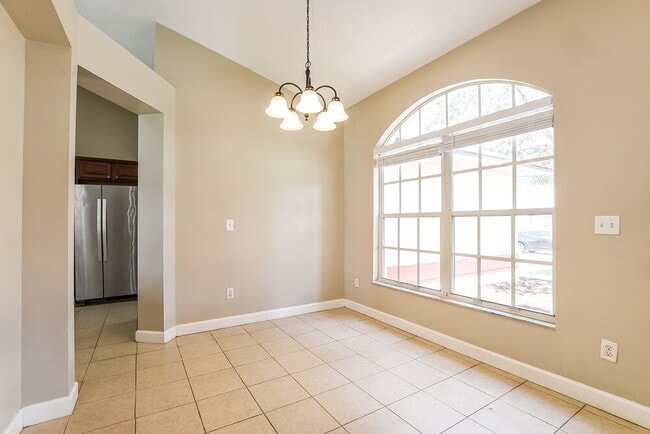 Foto del edificio - 1306 Silverthorn Dr